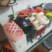 دمپایی ها فقدد صد