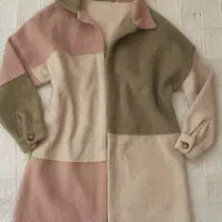 پالتو سایز ۴۰ و ۳۸ شلوار مشکی پارچه ای ۳۸و۴۰ بافت