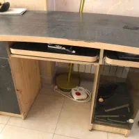 میز تحریرو کامپیوتر وآباژور