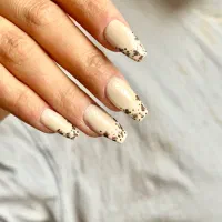 وقتی ناخونات قشنگ باشه دنیاتم قشنگتر میشه