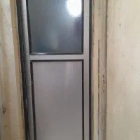 در ورودی یا اتاق با سرویس بهداشتی