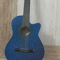 گیتار نو هست به پول نیاز دارم