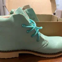 نیم بوت رنگ سال. تخفیف خوبی داره.