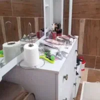 فروش تخت خواب و رو تختی و میز آرایشی|تخت و سرویس خواب|سیرجان, |دیوار