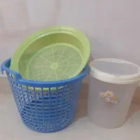 تعدادی ظرف پلاستیکی نو