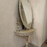 آینه و کنسول و شمعدان