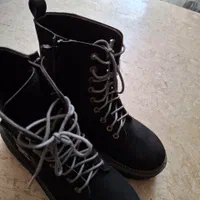 مانتو کرپ  هر کدام از مانتو ها ۱۰۰ هزار تومان