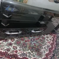 فروش یک عددزیرتلوزیونی شیشه ای ترک|میز تلویزیون|شیراز, محراب|دیوار