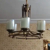 یک جفت لوستر شش شاخه و یک لوستر فنری