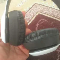 هدفون بلوتوثی سفید رنگ