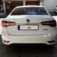 ام جی ۵