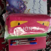 ۳دفتر و جامدادی و خودکار