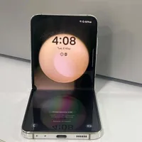 سامسونگ galaxy z flip 5 با حافظه ۲۵۶ گیگابایت|موبایل|تهران, میدان ولیعصر|دیوار