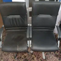 دو عدد صندلی مدیریتی کارکرده
