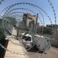 خدمات نصب سیم خاردار و فنس کشی در استان