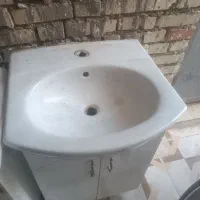 روشویی سالم و تمیز دو عدد