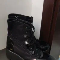 چکمه بوت  زنانه دخترانه سایز ۳۷ درحد نو مارک