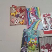تعدادی پاکت کادویی به علت جمع آوری مغازه
