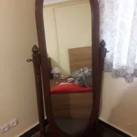 میز اینه  قدی چوبی کاملا نو و سالم