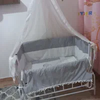 تخت کنار مادر پرنسسی|تخت و صندلی بچه|رشت, گلزاران|دیوار