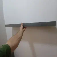 شلف دیواری و لوستر