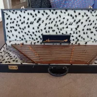 سنتور مارک زارعی با جعبه حمل|سازهای سنتی|بانه, |دیوار