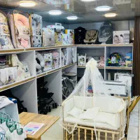 تخت کنار مادر