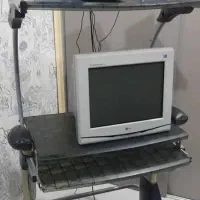 میز کامپیوتر درحد نو