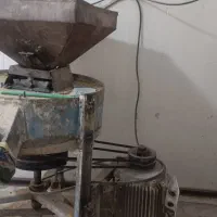 آسیاب سنگی جهت آسیاب در خ سعدی 48