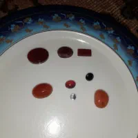 ۸ عدد سنگ انگشتر و گردنبند