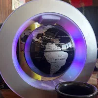 دکوری کره زمین معلق و چرخان|مجسمه، تندیس، ماکت|کرج, شهرک نهال و بذر|دیوار