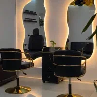 صندلی و اینه