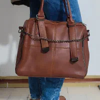 کیف و کفش|کیف، کفش، کمربند|پرند, فاز ۴|دیوار