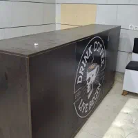 میز پیشخوان و پاف تیکه دار