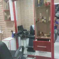 دکور ارایشگاه بسیار زیبا بخاطر تغیر دکراسیون|آرایشگاه و سالن‌های زیبایی|زابل, |دیوار