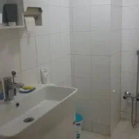 به یک نفر خانم جهت نظافت نیازمندم