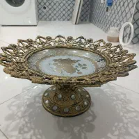 ظرف میوه پایه دار طرح برنز ( جنس آلیاژ)|ظروف سرو و پذیرایی|سنندج, |دیوار