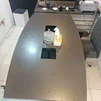 میز مدیریت و کنفرانس