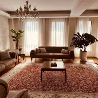 ۷۰ متر دو خواب/ فول امکانات/ رو به آفتاب