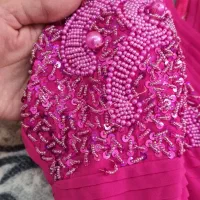 لباس مجلسی|لباس|نجفآباد, قلعه سفید|دیوار