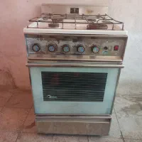 گاز چهار شعله و دارای فر