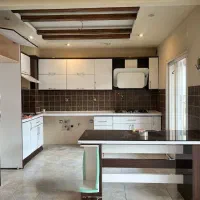 کابینت هایگلاس تمیز و سالم