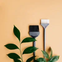 استخدام رنگ کار حرفه ای و ناخن کار