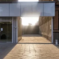 اجاره مجموعه تجاری شامل مغازه و محوطه تجهیز شده