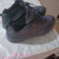 یک جفت کفش اسپرت خارجی|کیف، کفش، کمربند|شاهینشهر, مسکن مهر|دیوار