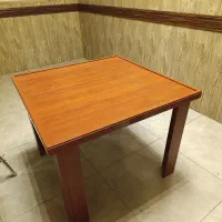 میز چهار گوش چوبی
