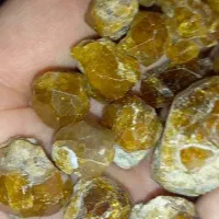 گارنت طلایی  (هم خانواده یاقوت)