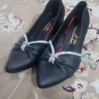 کفش پاشنه بلند زنانه|کیف، کفش، کمربند|ری, بی‌بی شهر بانو|دیوار