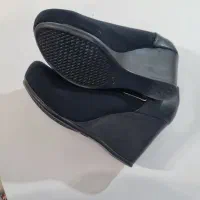 کفش|کیف، کفش، کمربند|چغادک, |دیوار