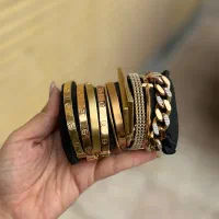 فروش تعدادی دستبند بسیار لوکس